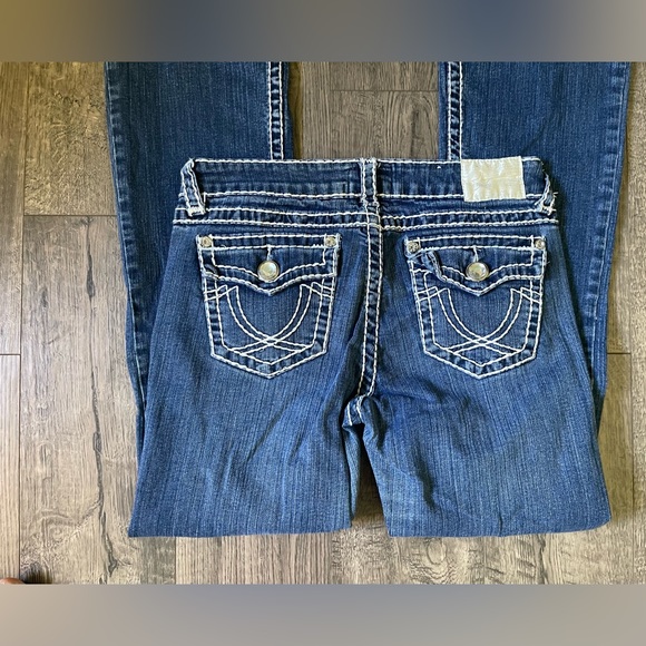 LA Idol Flared Jeans, Size 9 - Picture 5 of 7